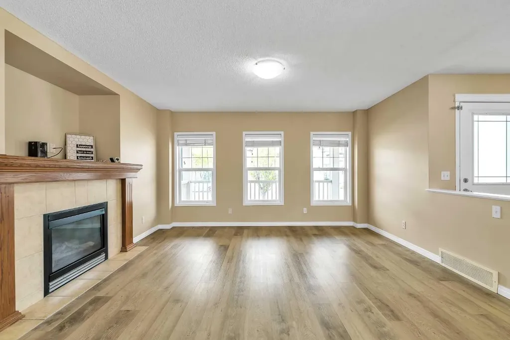 247 Evermeadow Avenue SW Calgary AB T2Y 4X2