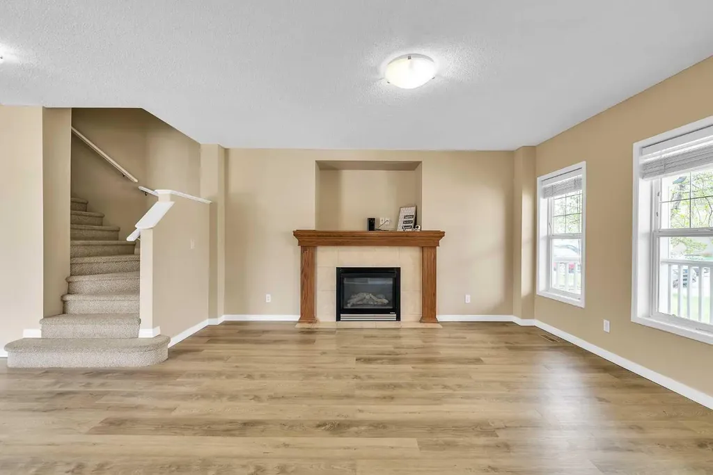 247 Evermeadow Avenue SW Calgary AB T2Y 4X2