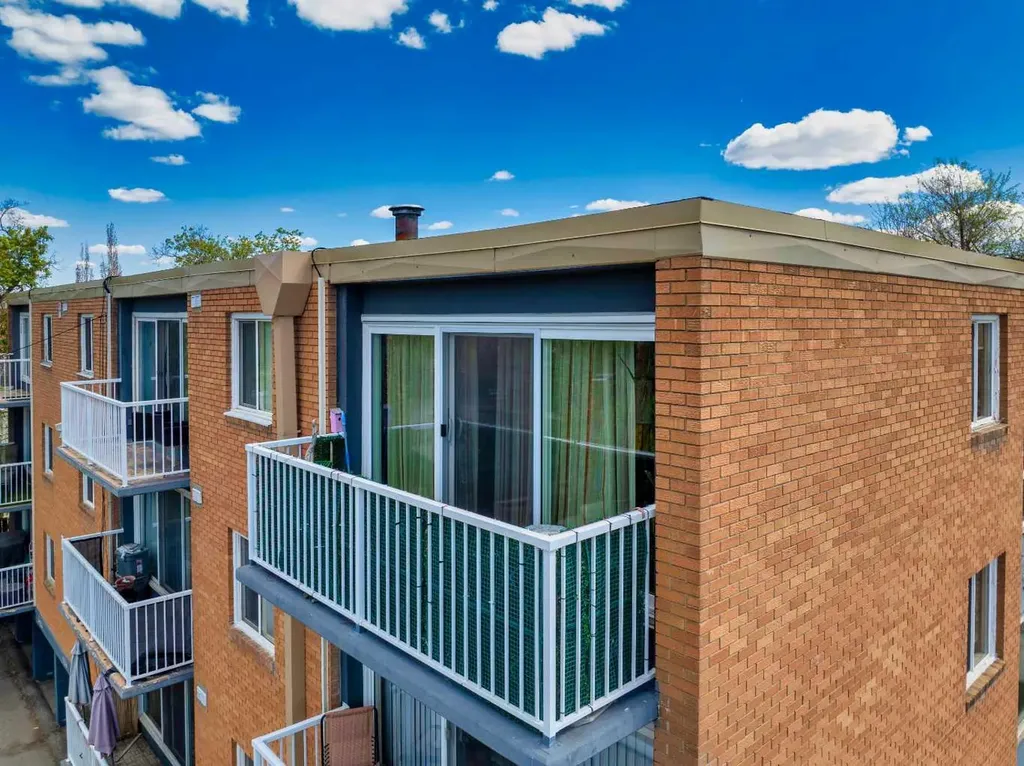 2515 14a Street SW Calgary AB T2T 3X6