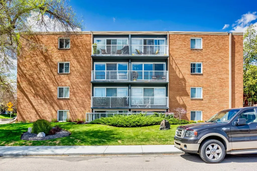 2515 14a Street SW Calgary AB T2T 3X6