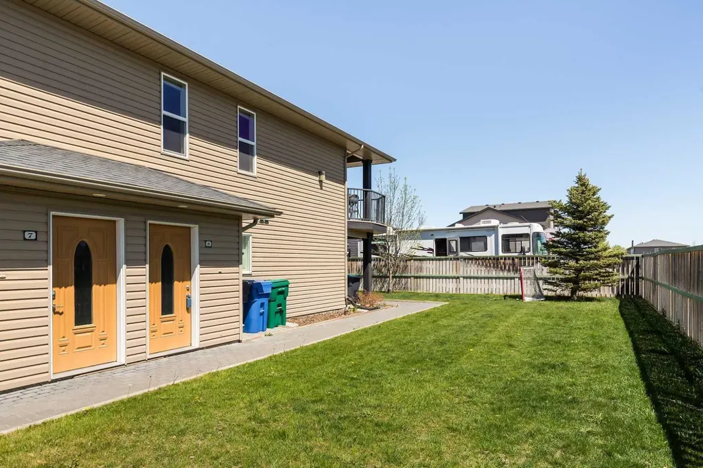 899 Mt Sundance Manor W Lethbridge AB T1J 1X7