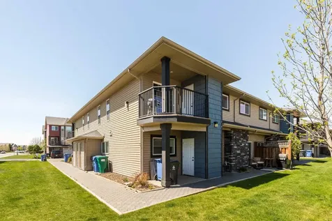 899 Mt Sundance Manor W Lethbridge AB T1J 1X7