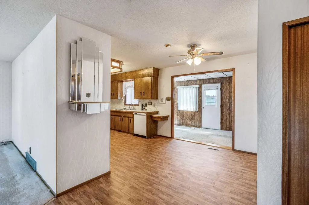 47 Ryerson Road W Lethbridge AB T1K 4N7