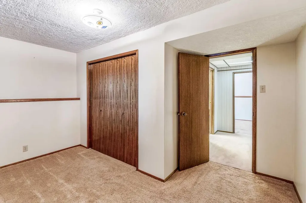 47 Ryerson Road W Lethbridge AB T1K 4N7