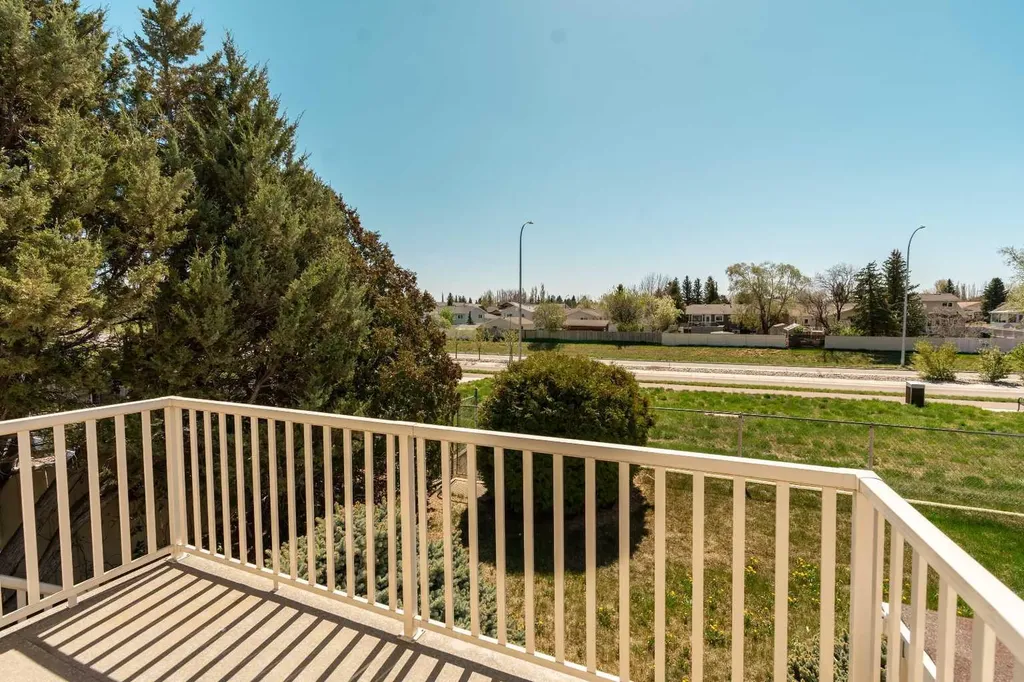 47 Ryerson Road W Lethbridge AB T1K 4N7