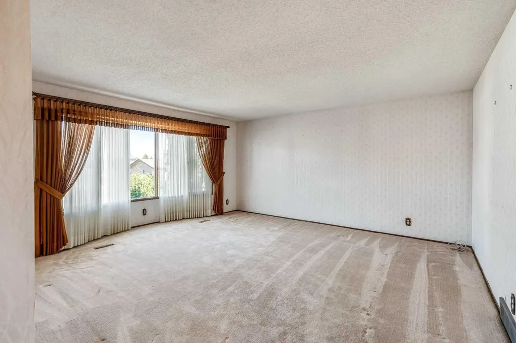 47 Ryerson Road W Lethbridge AB T1K 4N7