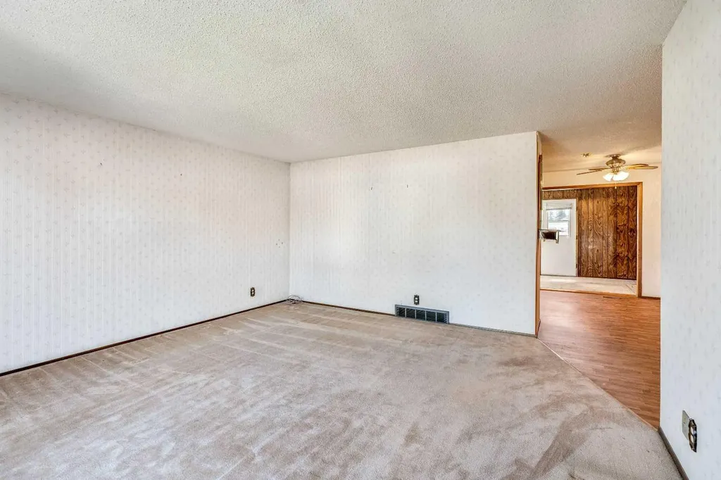 47 Ryerson Road W Lethbridge AB T1K 4N7
