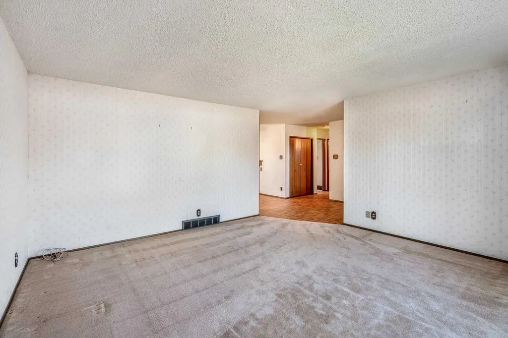 47 Ryerson Road W Lethbridge AB T1K 4N7