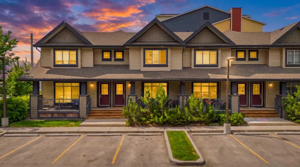 121 Copperpond Common SE Calgary AB T2Z 5B6