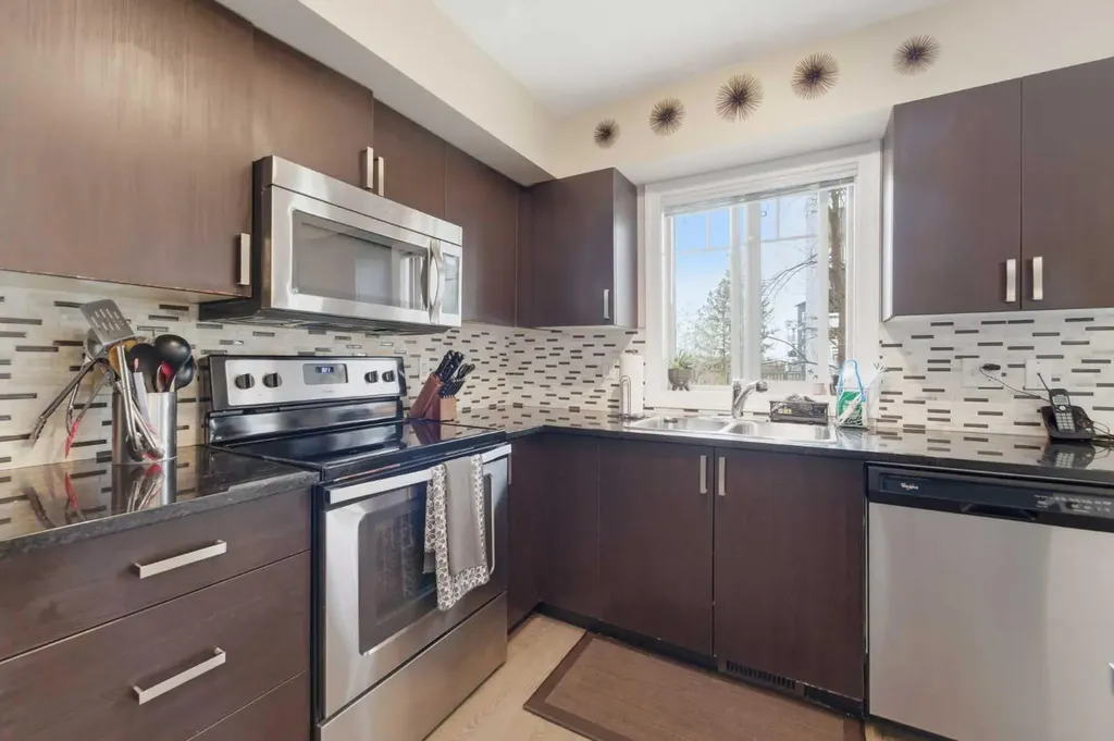 121 Copperpond Common N Calgary AB T2Z 5B6