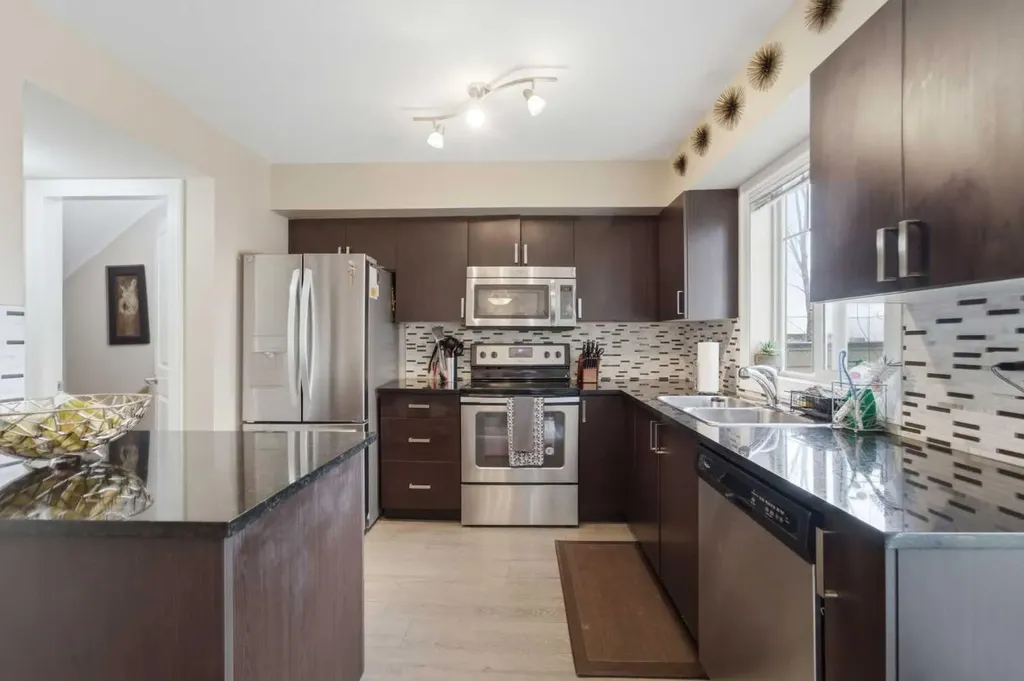 121 Copperpond Common N Calgary AB T2Z 5B6