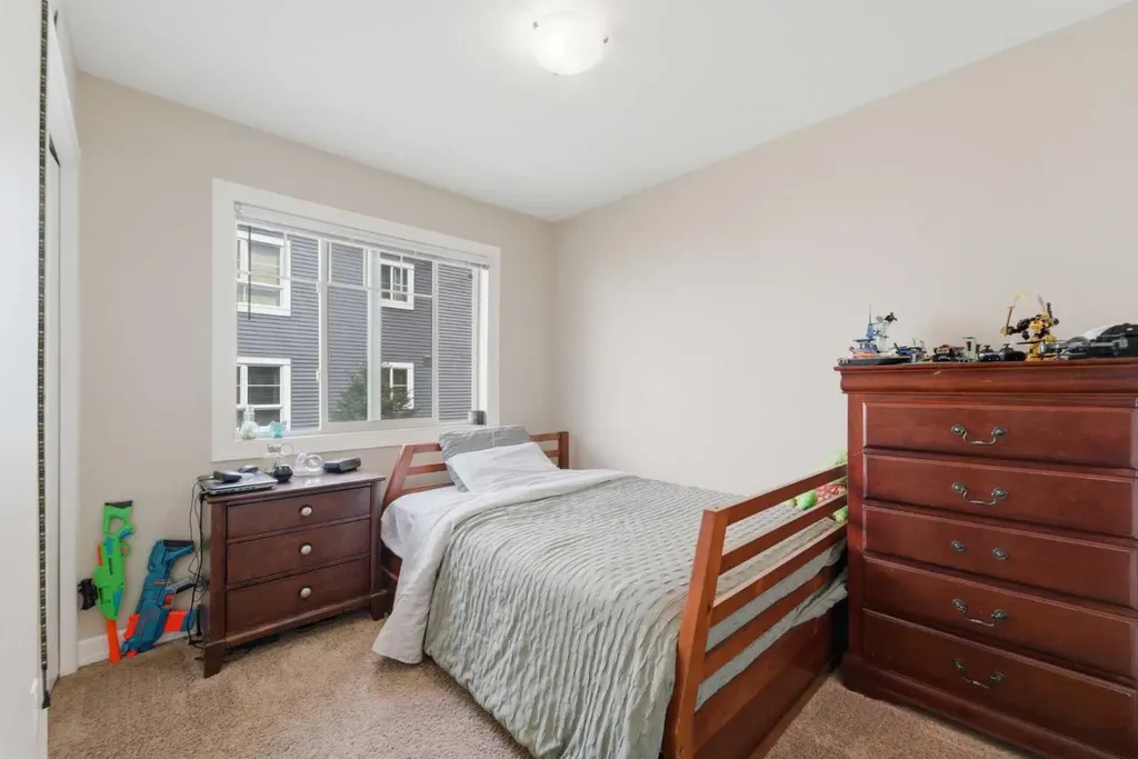 121 Copperpond Common N Calgary AB T2Z 5B6