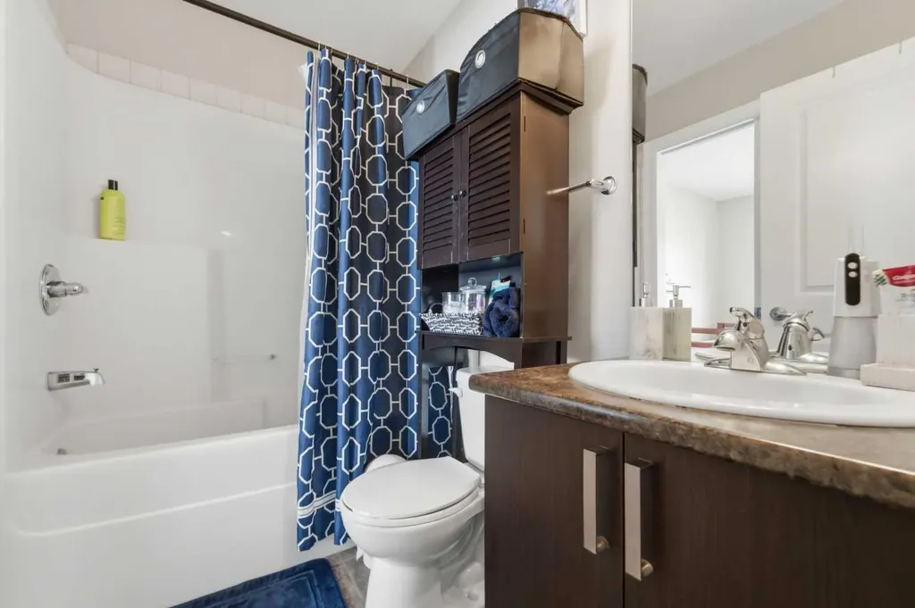 121 Copperpond Common SE Calgary AB T2Z 5B6