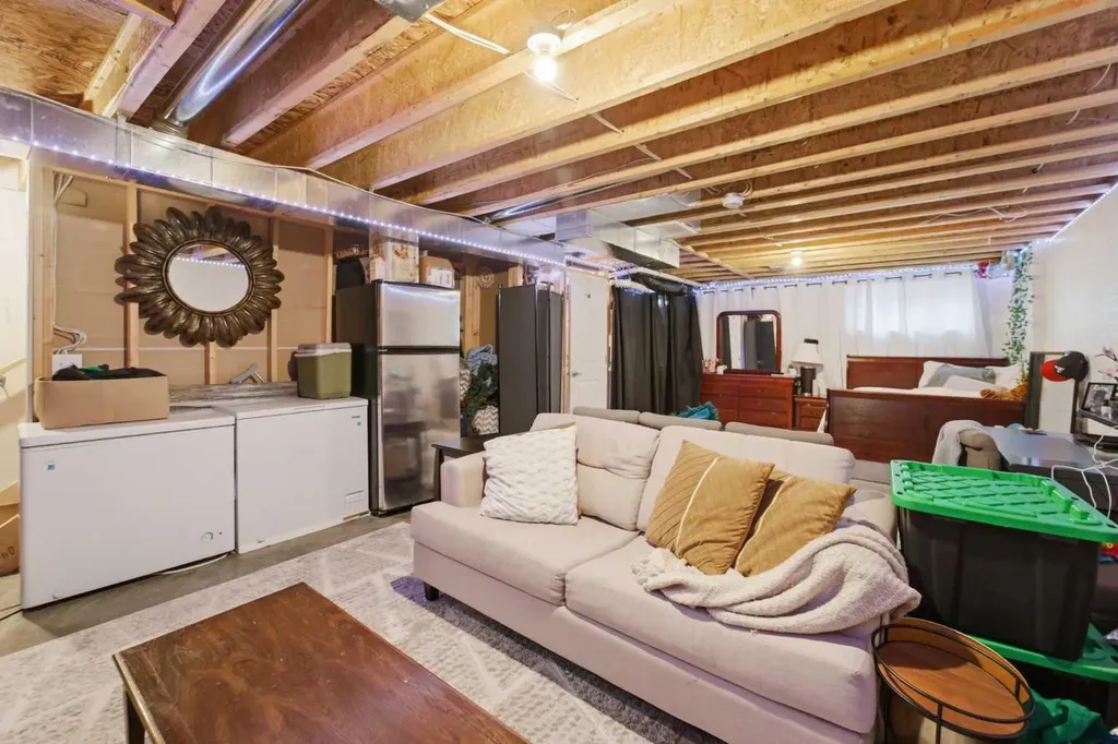 121 Copperpond Common SE Calgary AB T2Z 5B6