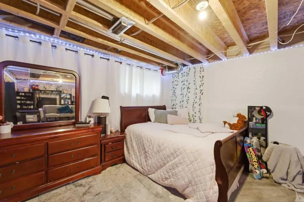 121 Copperpond Common N Calgary AB T2Z 5B6
