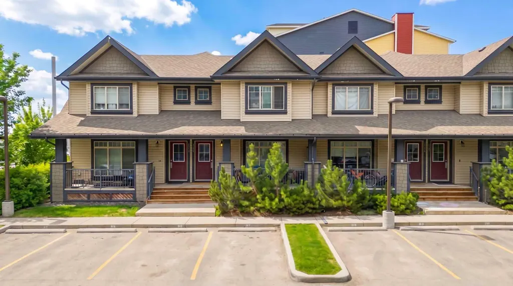 121 Copperpond Common SE Calgary AB T2Z 5B6