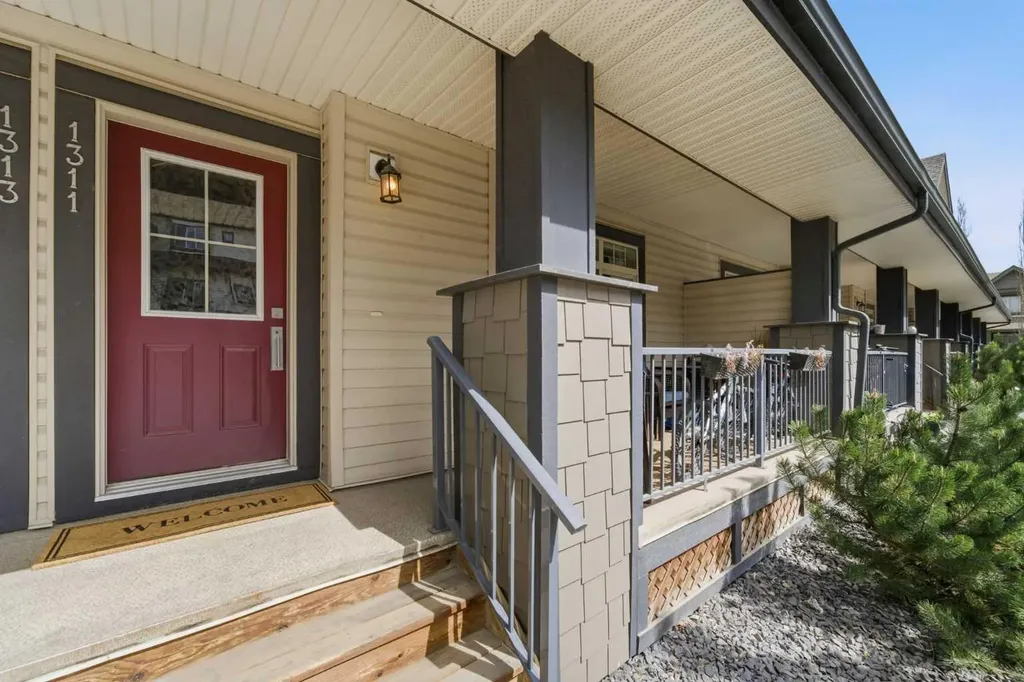 121 Copperpond Common N Calgary AB T2Z 5B6