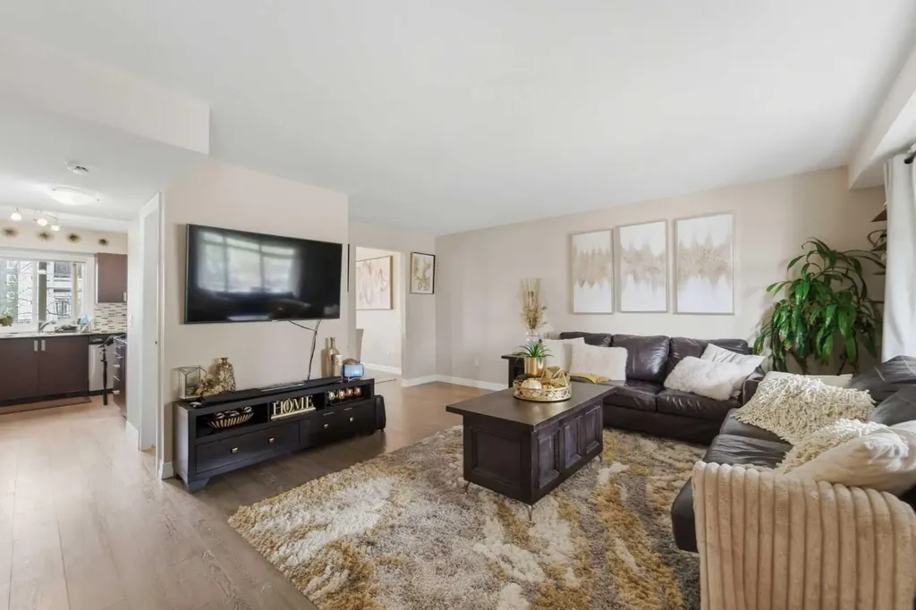 121 Copperpond Common SE Calgary AB T2Z 5B6
