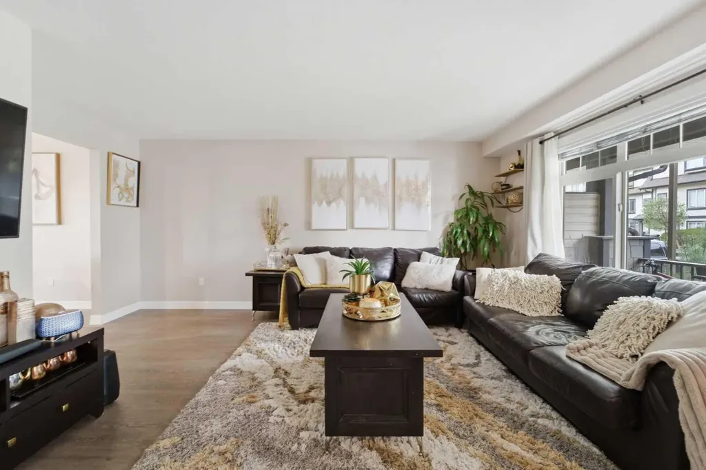 121 Copperpond Common N Calgary AB T2Z 5B6