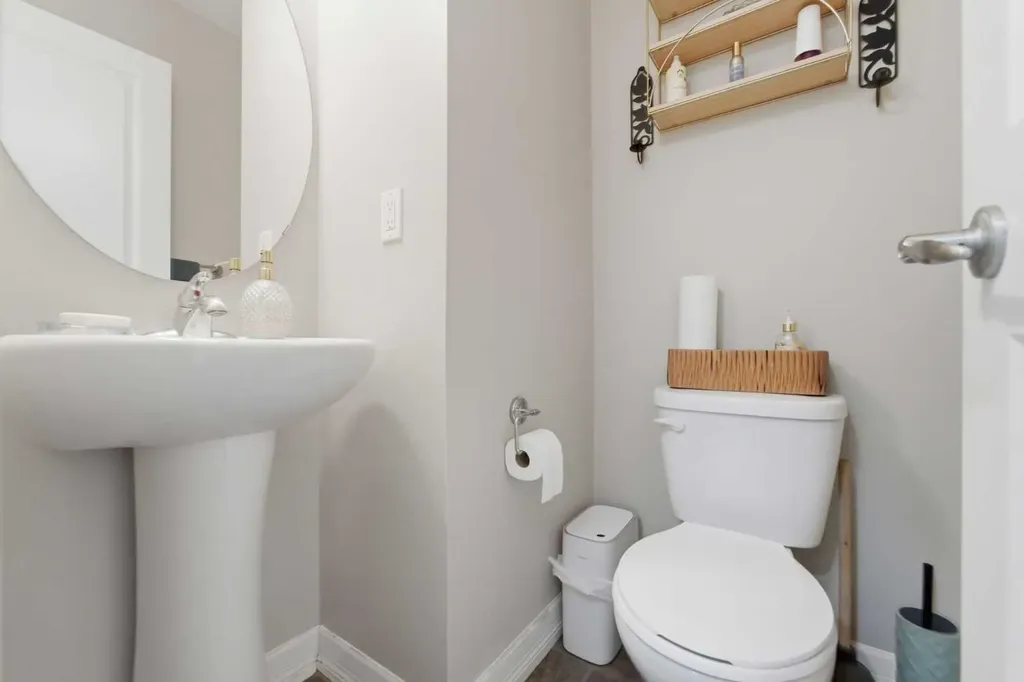 121 Copperpond Common SE Calgary AB T2Z 5B6