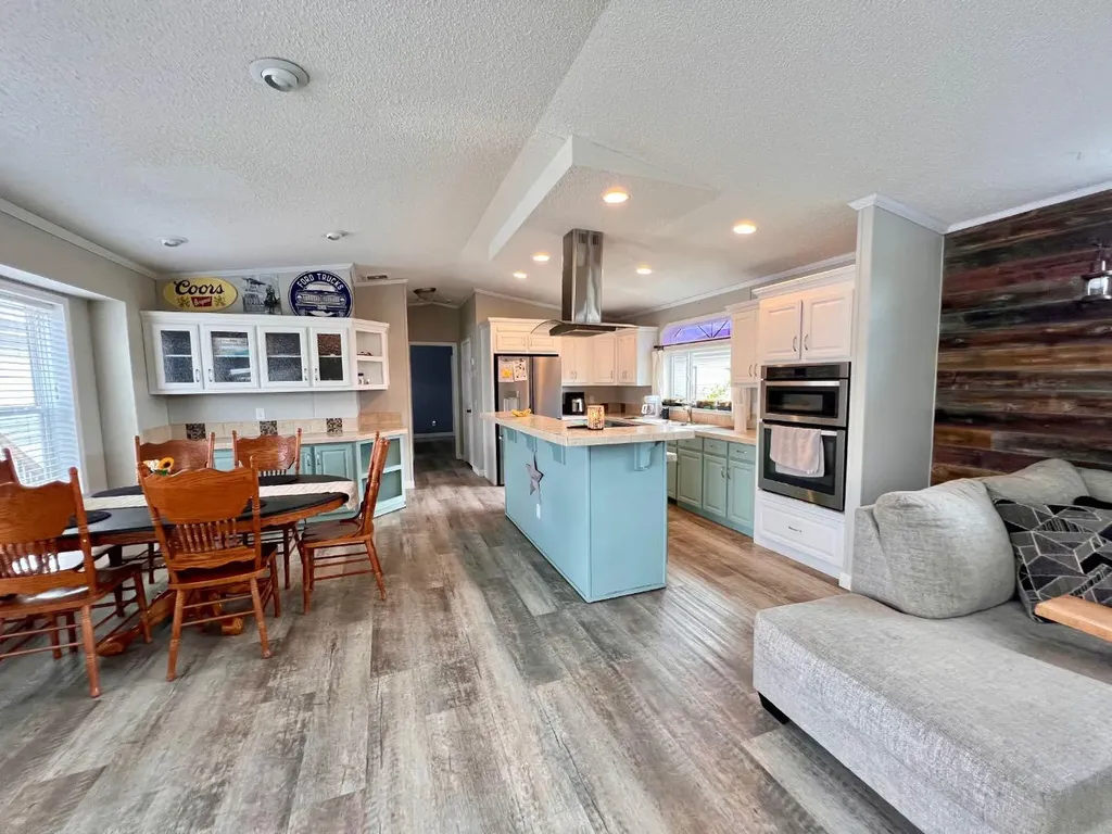 10615 88 Street Grande Prairie AB T8X 1P5