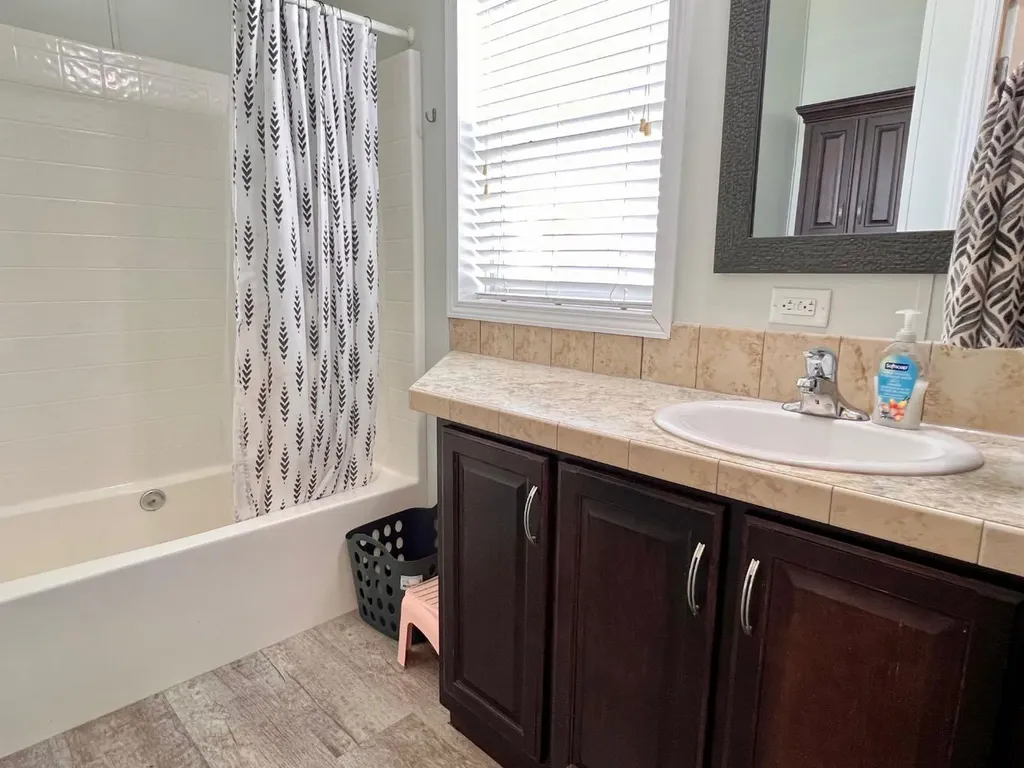 10615 88 Street Grande Prairie AB T8X 1P5