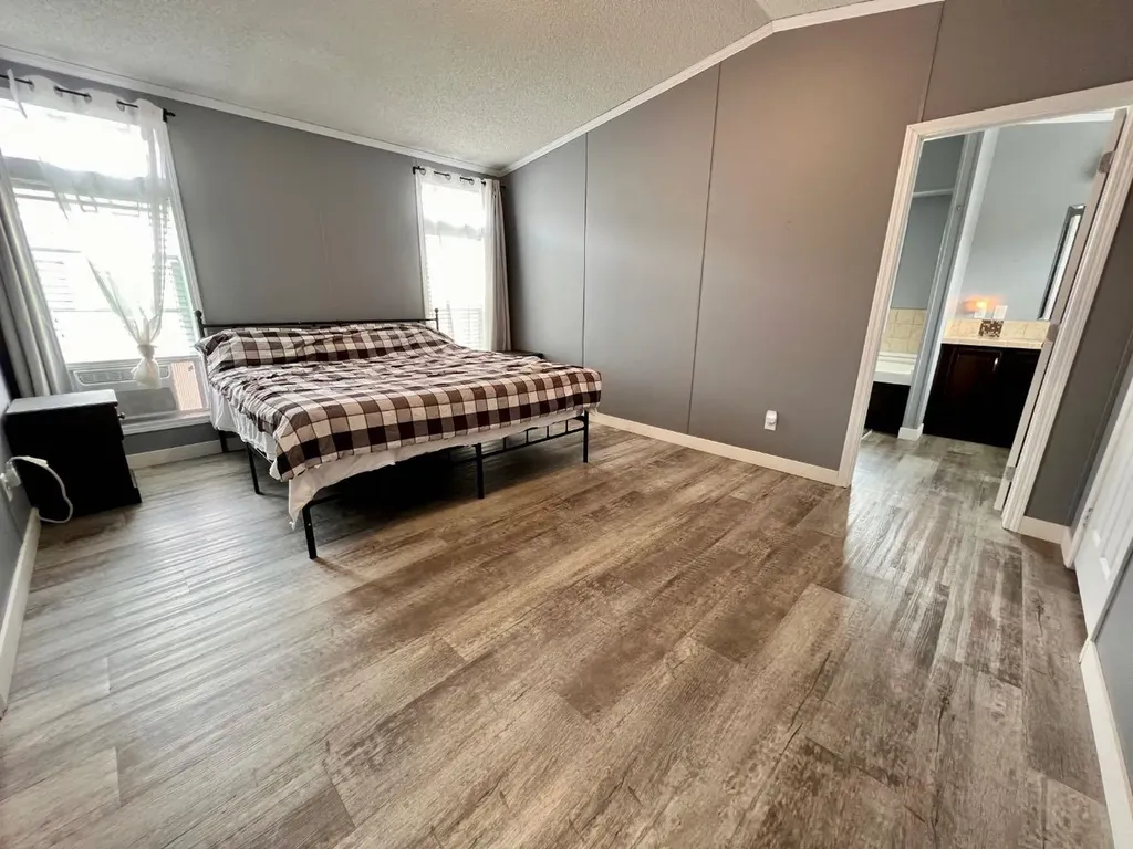 10615 88 Street Grande Prairie AB T8X 1P5