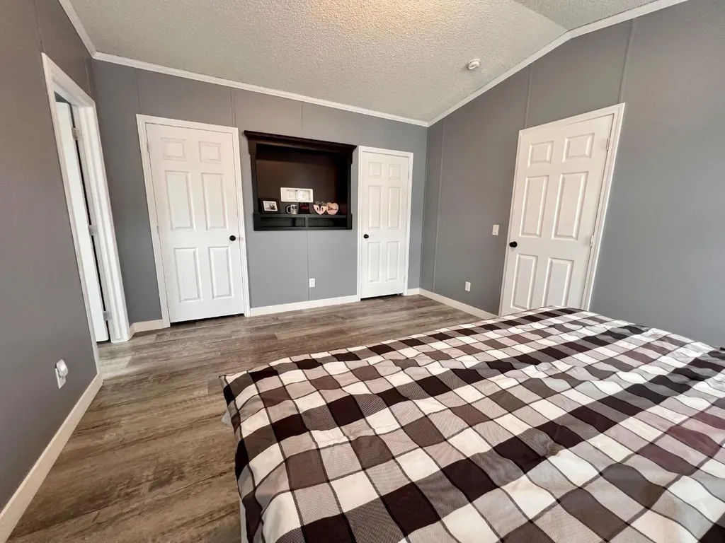 10615 88 Street Grande Prairie AB T8X 1P5
