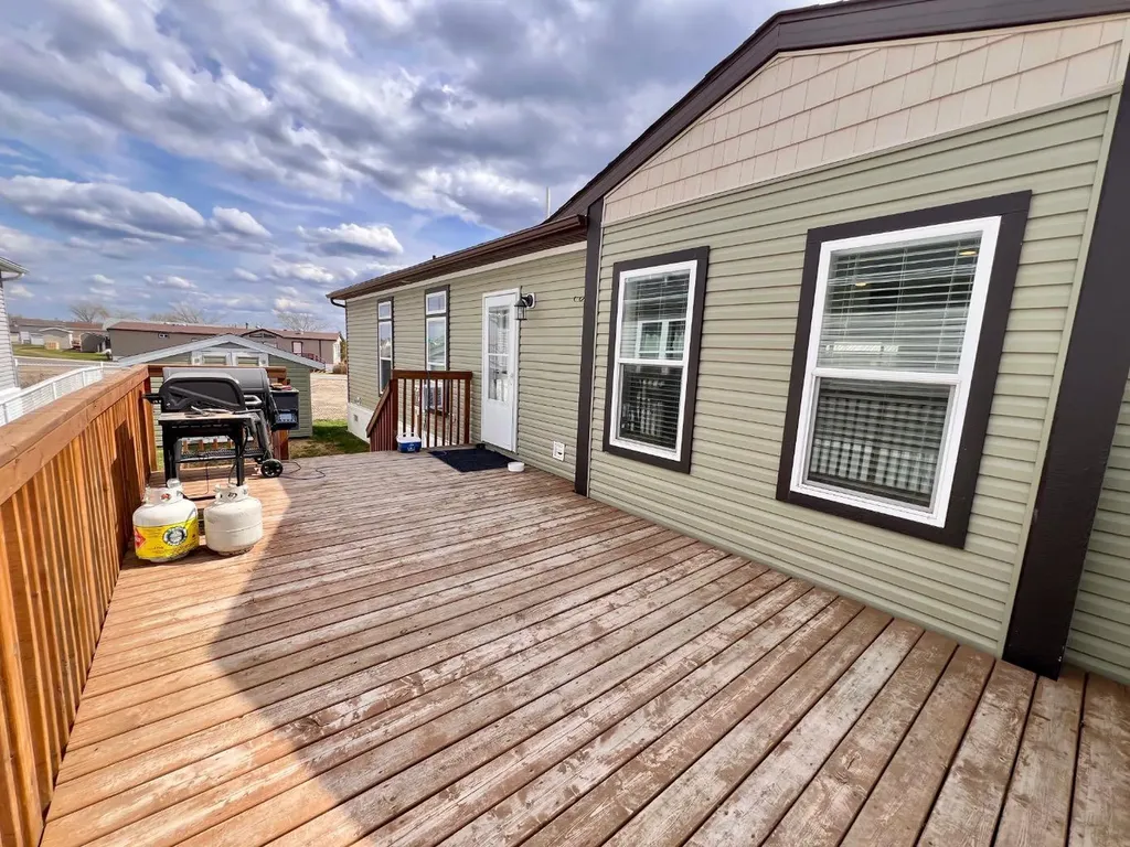 10615 88 Street Grande Prairie AB T8X 1P5