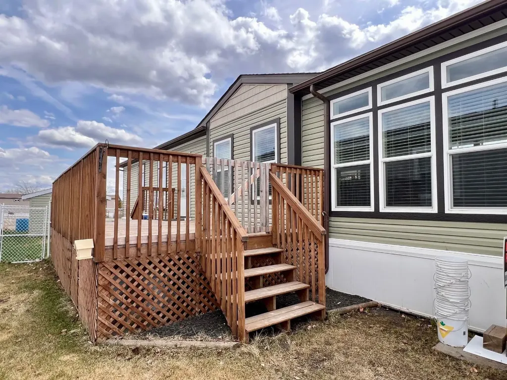 10615 88 Street Grande Prairie AB T8X 1P5