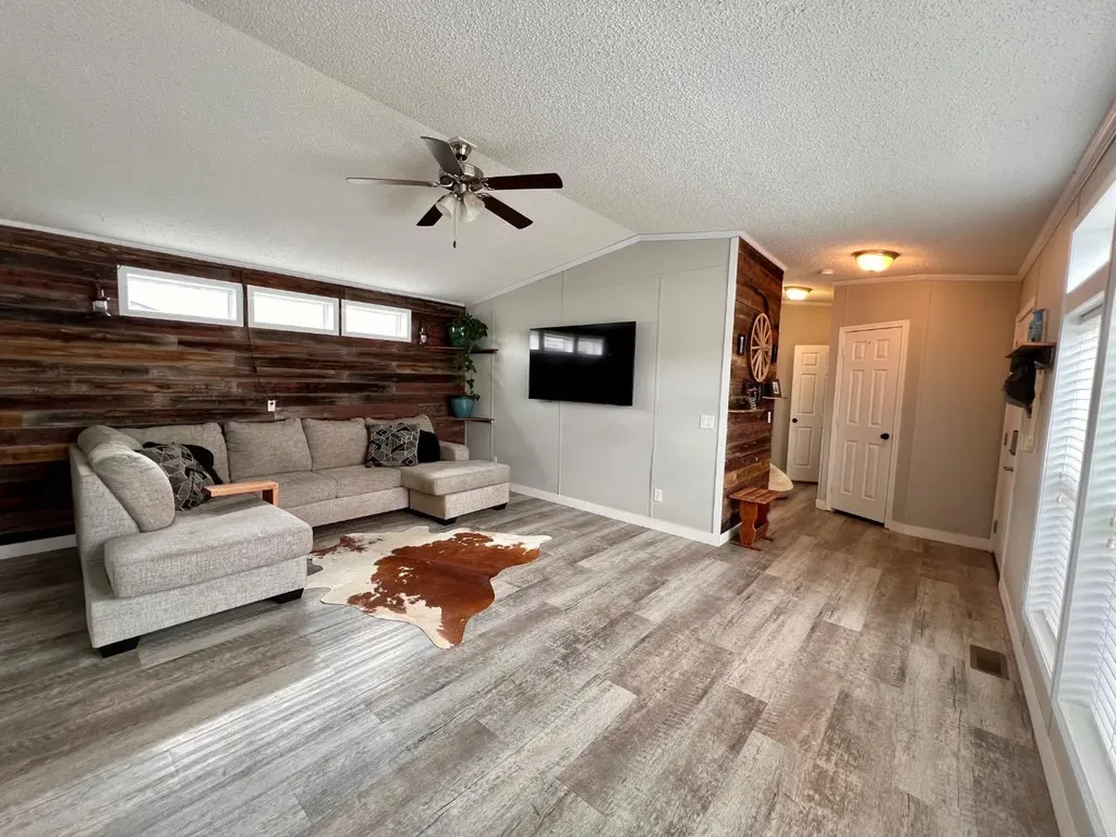 10615 88 Street Grande Prairie AB T8X 1P5