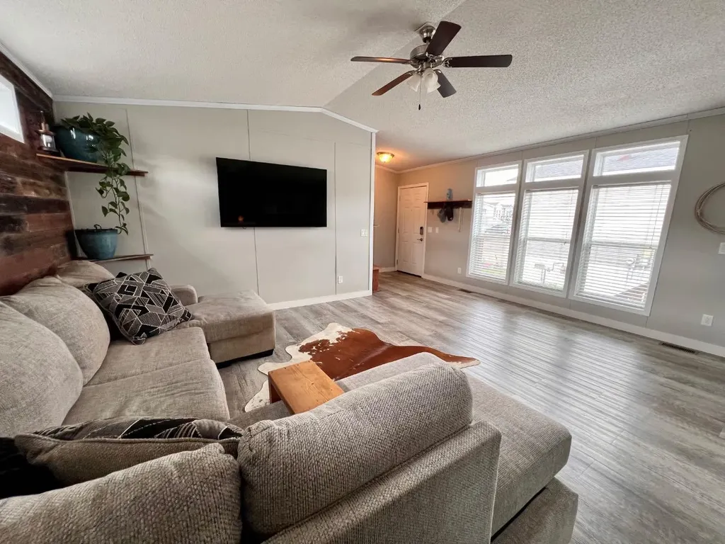10615 88 Street Grande Prairie AB T8X 1P5
