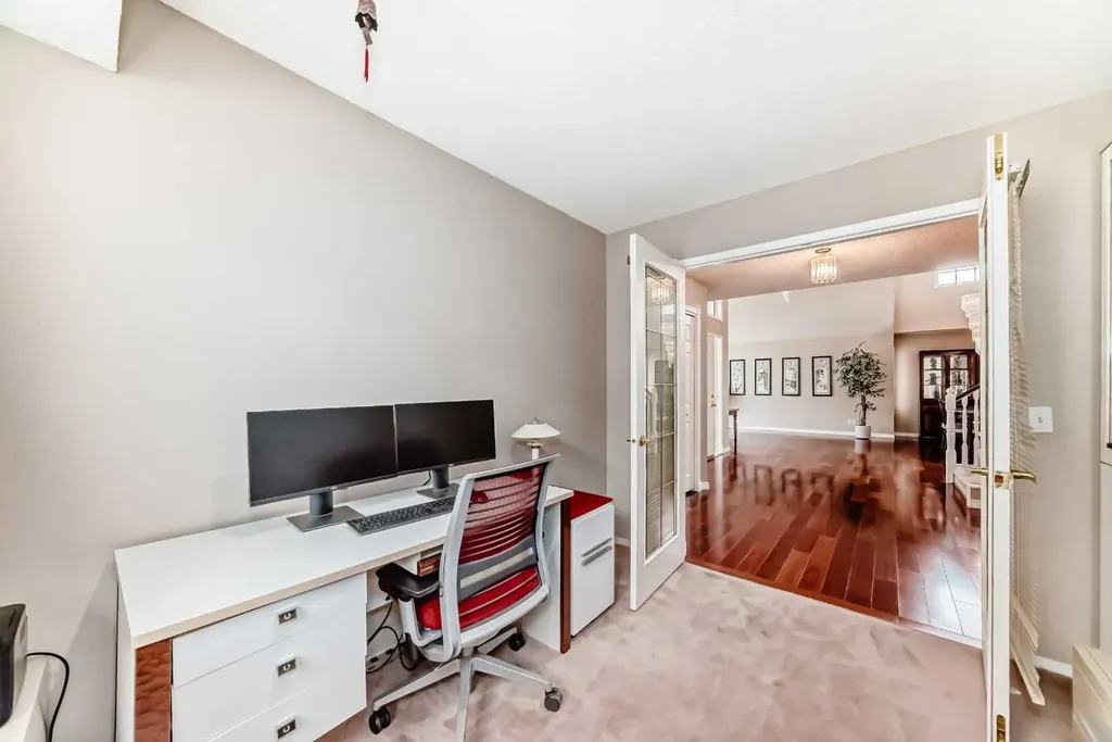 1405 Shawnee Road SW Calgary AB T2Y 2T1