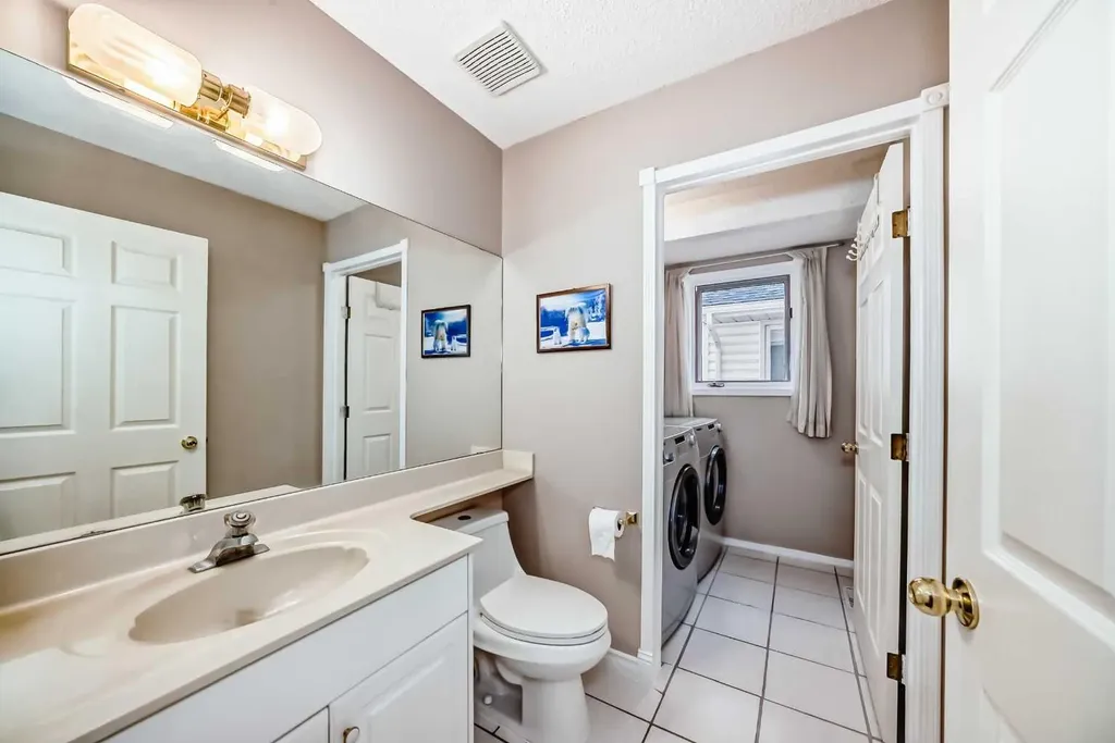 1405 Shawnee Road SW Calgary AB T2Y 2T1