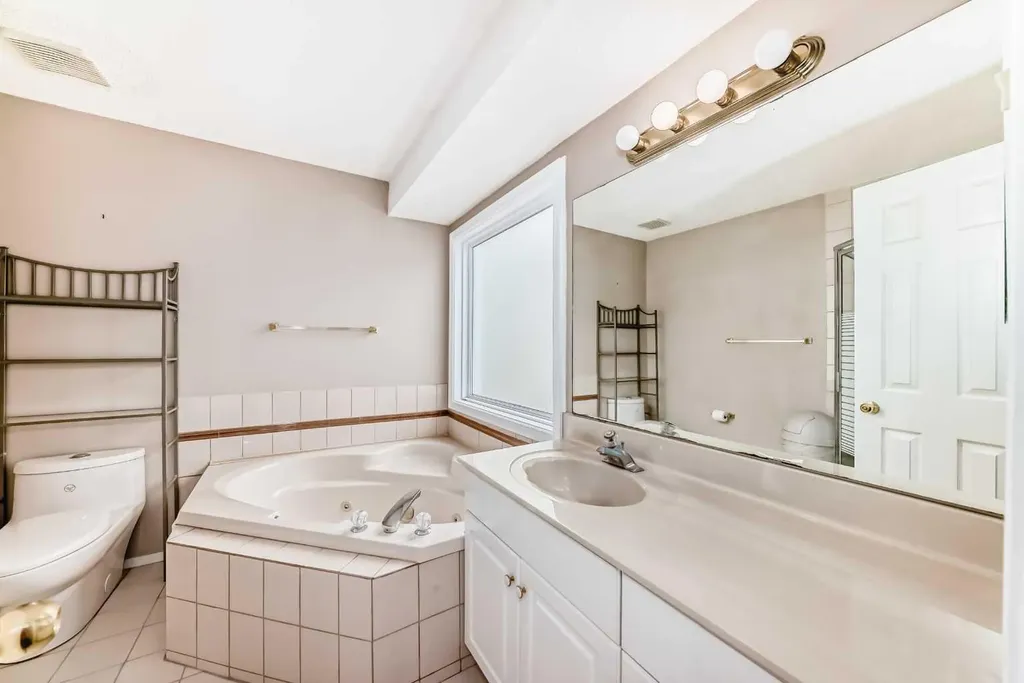 1405 Shawnee Road SW Calgary AB T2Y 2T1