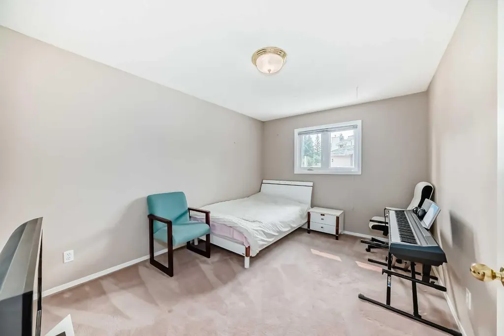 1405 Shawnee Road SW Calgary AB T2Y 2T1
