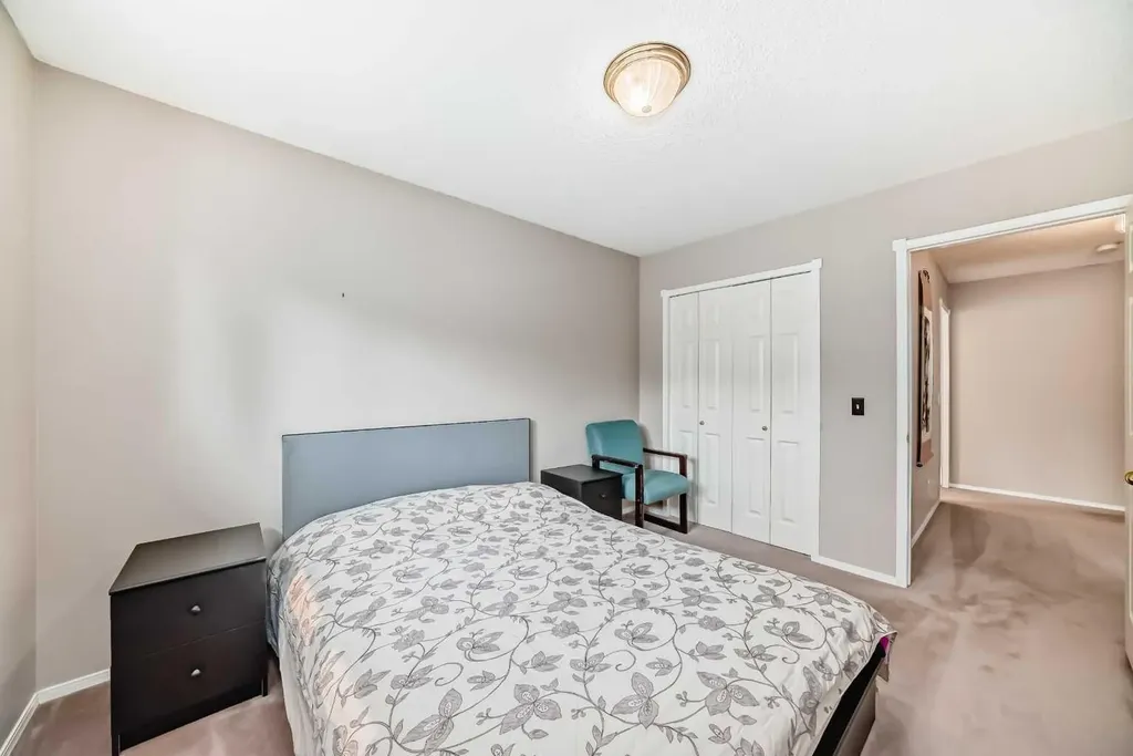 1405 Shawnee Road SW Calgary AB T2Y 2T1