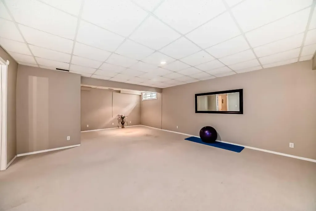 1405 Shawnee Road SW Calgary AB T2Y 2T1