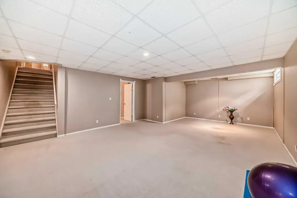 1405 Shawnee Road SW Calgary AB T2Y 2T1
