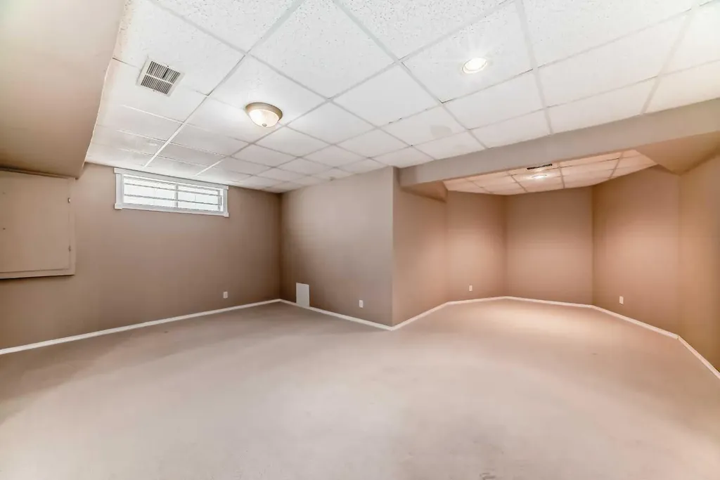 1405 Shawnee Road SW Calgary AB T2Y 2T1