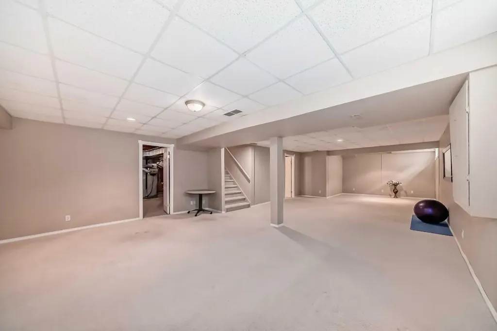 1405 Shawnee Road SW Calgary AB T2Y 2T1