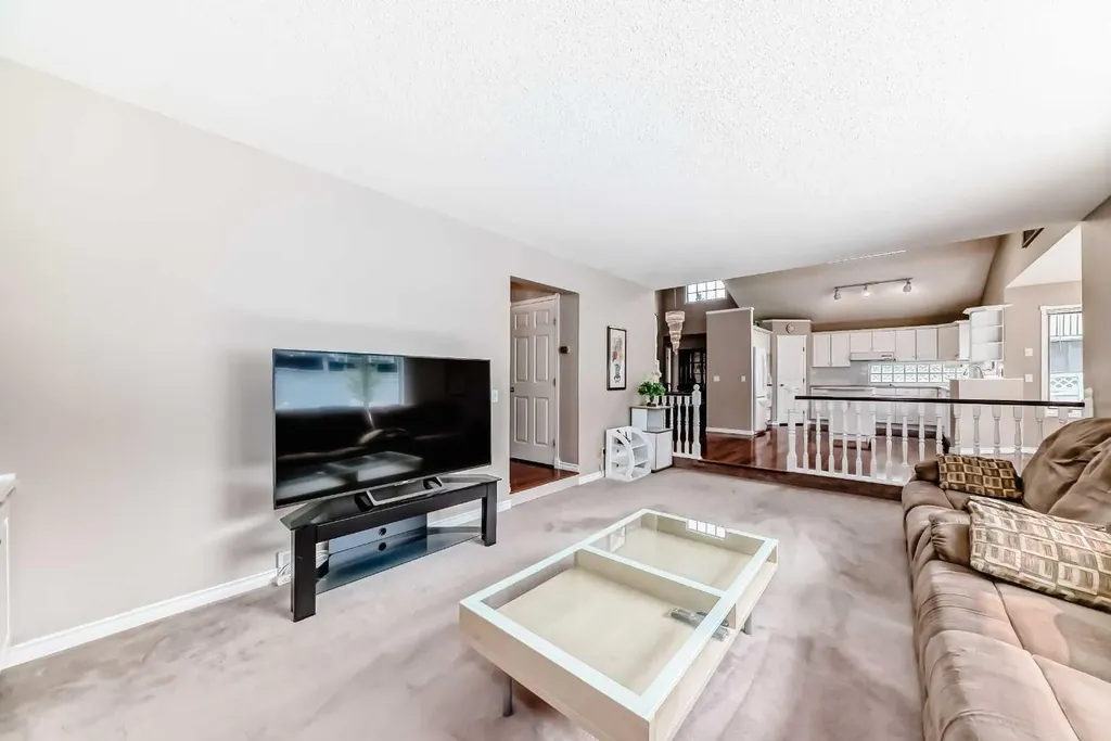 1405 Shawnee Road SW Calgary AB T2Y 2T1
