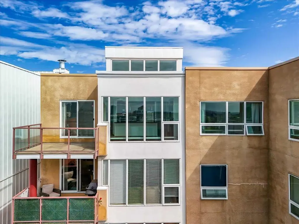 603 7 Avenue NE Calgary AB T2E 0N4