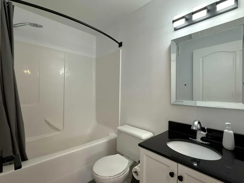 5220 50a Avenue Sylvan Lake AB T4S 1E5