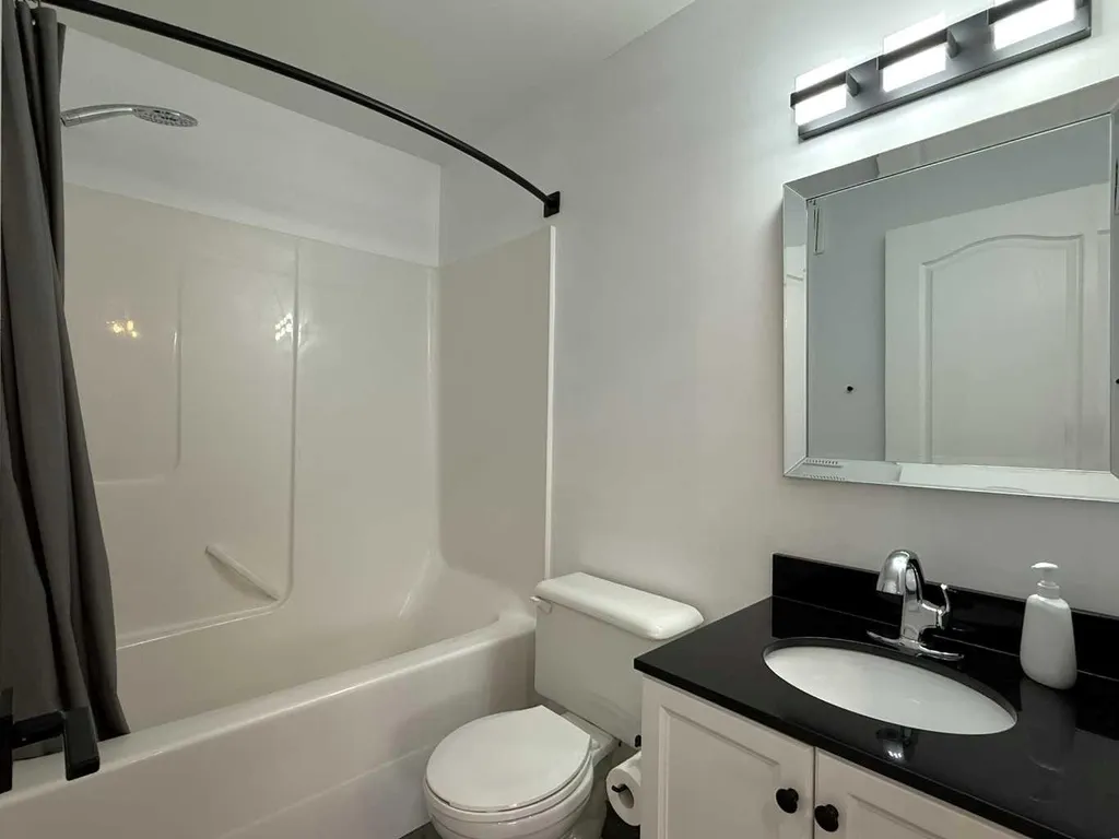 5220 50a Avenue Sylvan Lake AB T4S 1E5