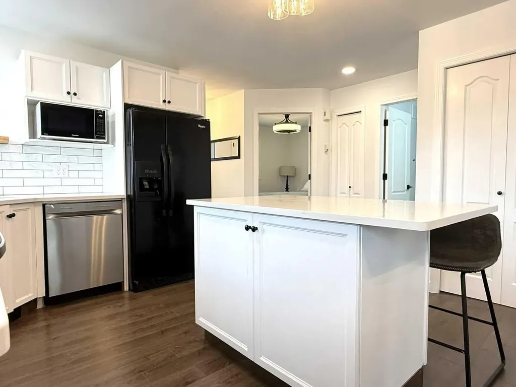 5220 50a Avenue Sylvan Lake AB T4S 1E5