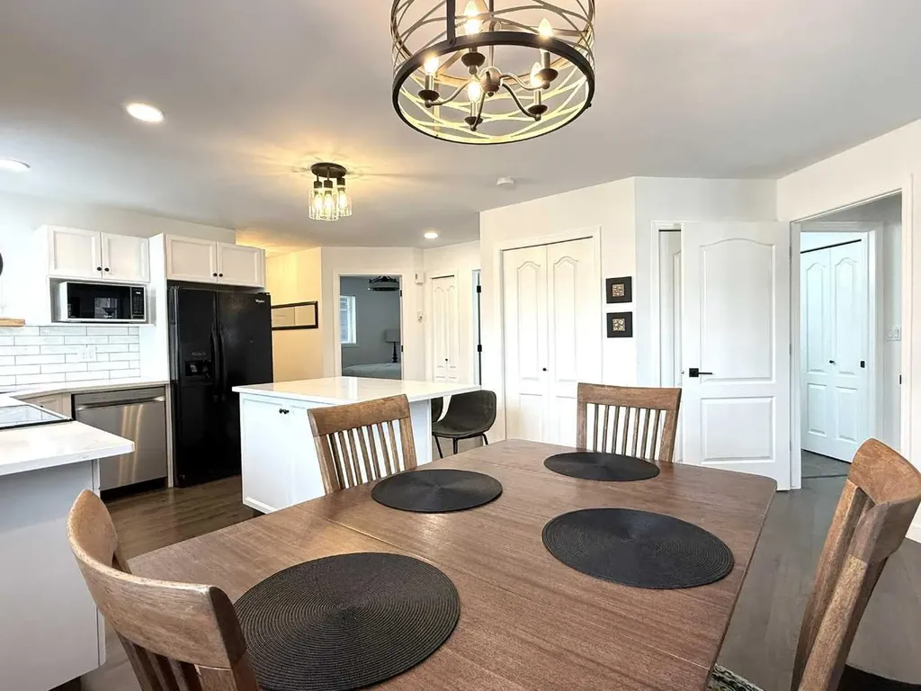5220 50a Avenue Sylvan Lake AB T4S 1E5