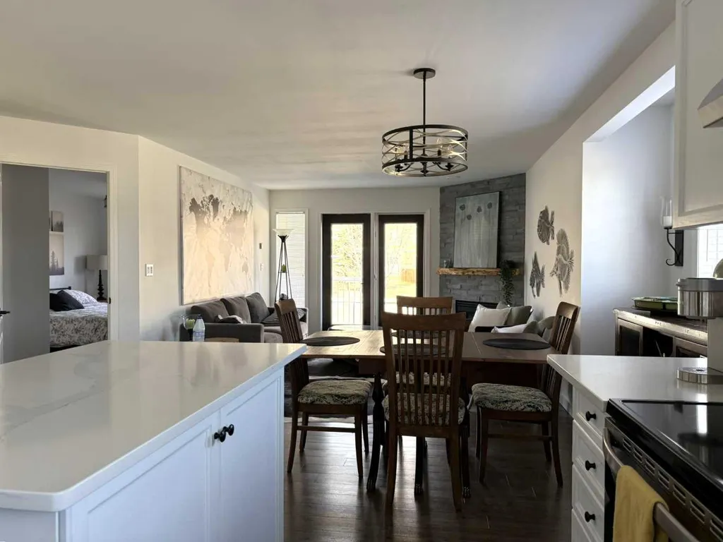 5220 50a Avenue Sylvan Lake AB T4S 1E5