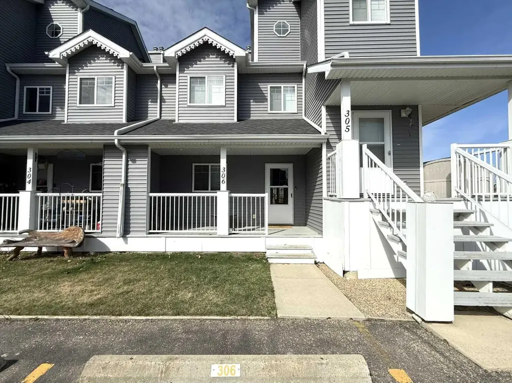 5220 50a Avenue Sylvan Lake AB T4S 1E5