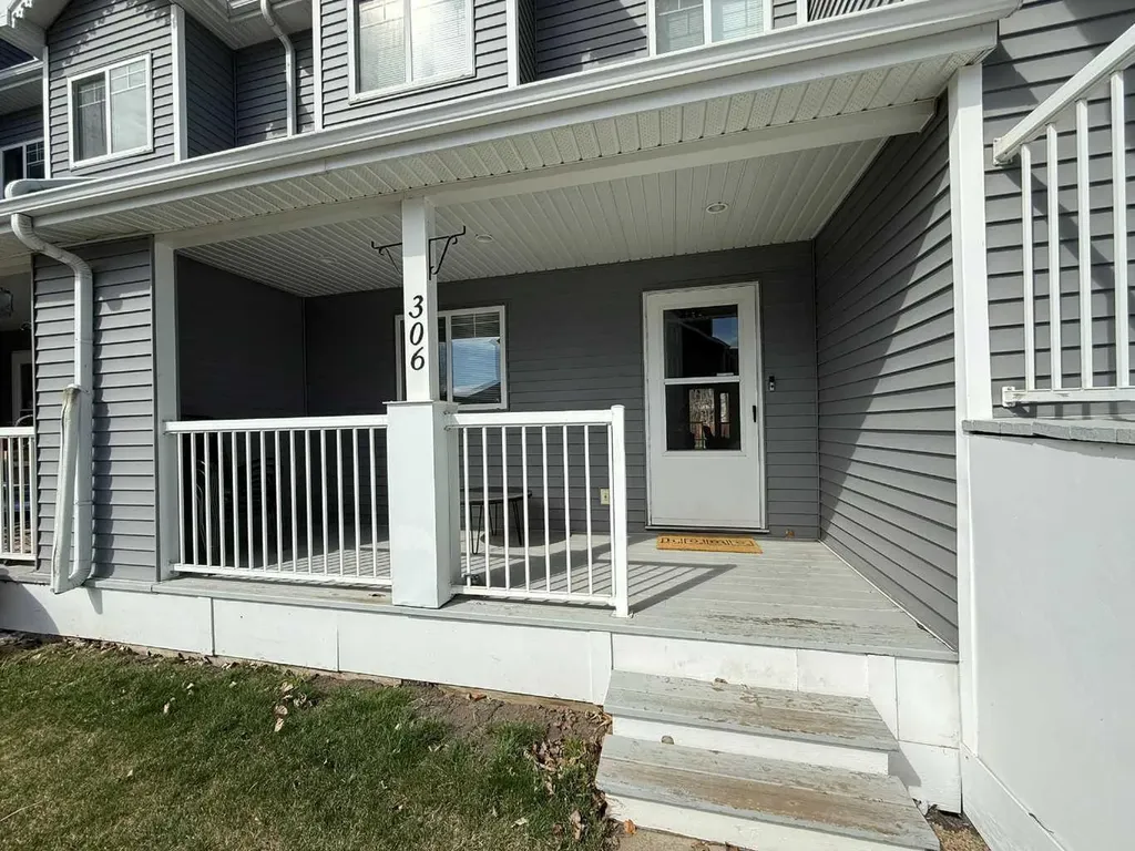 5220 50a Avenue Sylvan Lake AB T4S 1E5